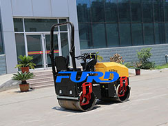 抓住特色打通渠道，全液壓小型壓路機廠家順利發(fā)展